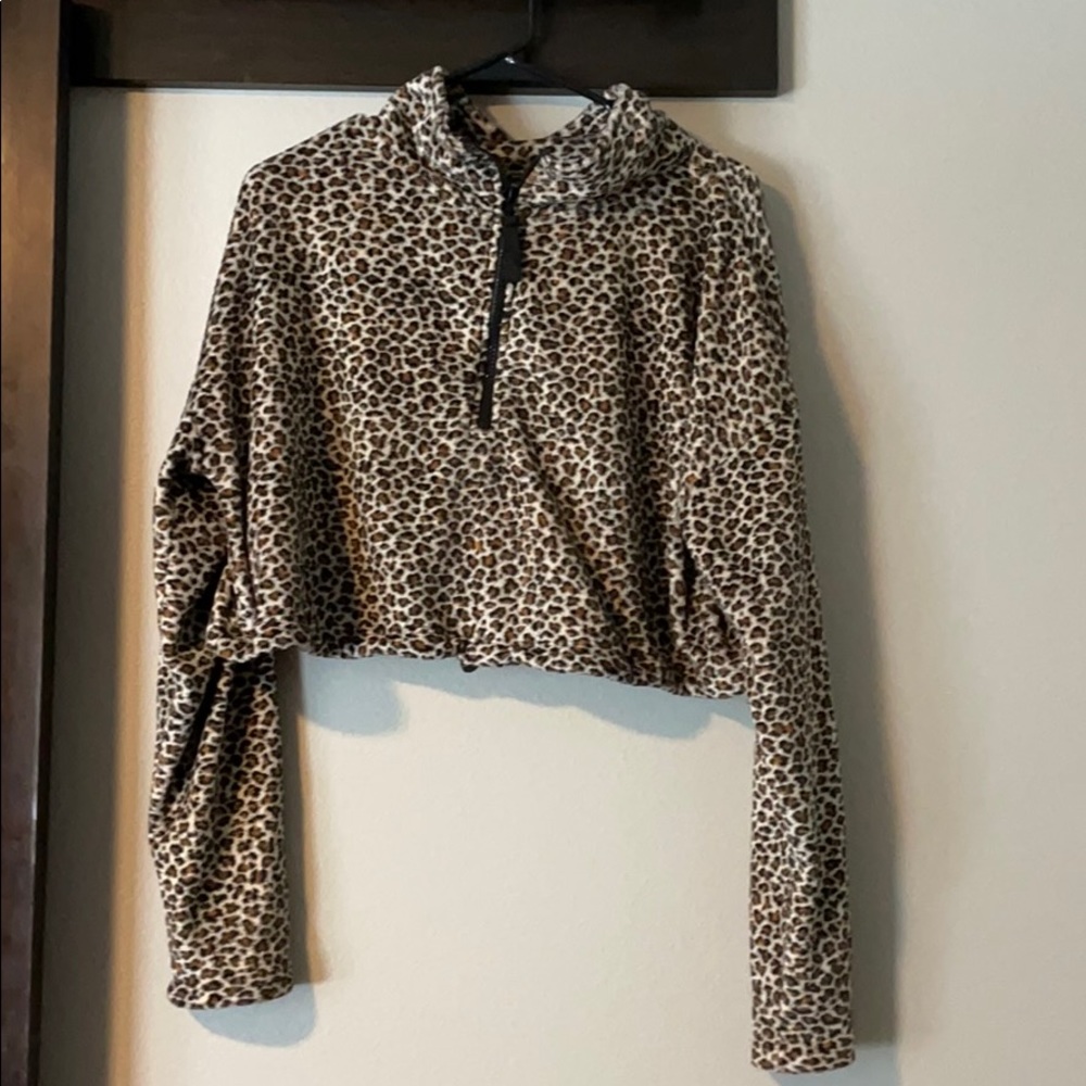 Cropped leopard sweater